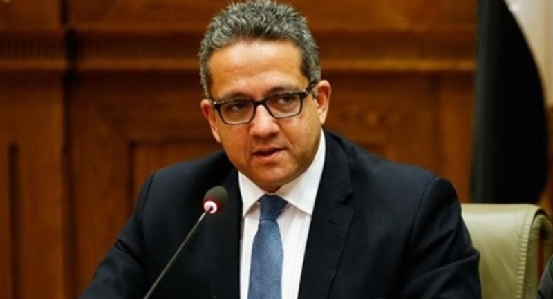 -وزير السياحه