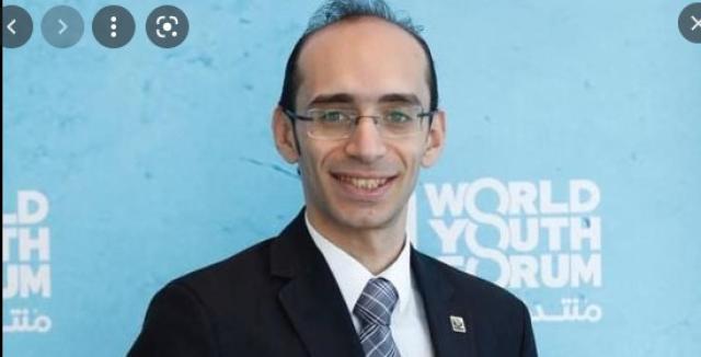 النائب محمد عبد العزيز