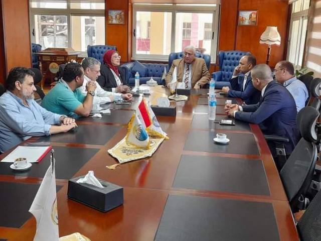 استقبال رئيس جامعة السادات بالمنوفية  للنواب