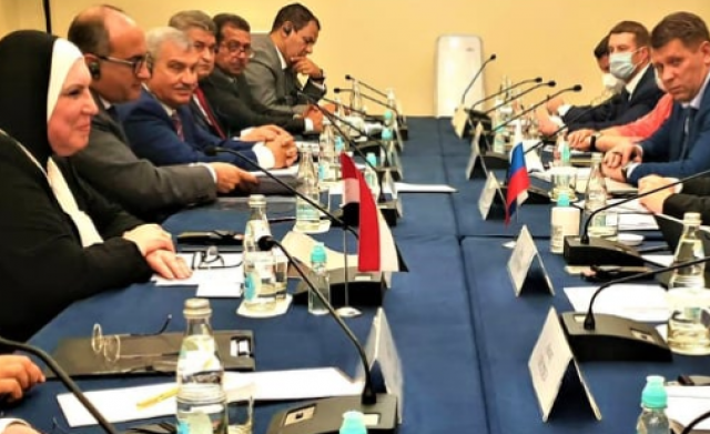نيفين جامع