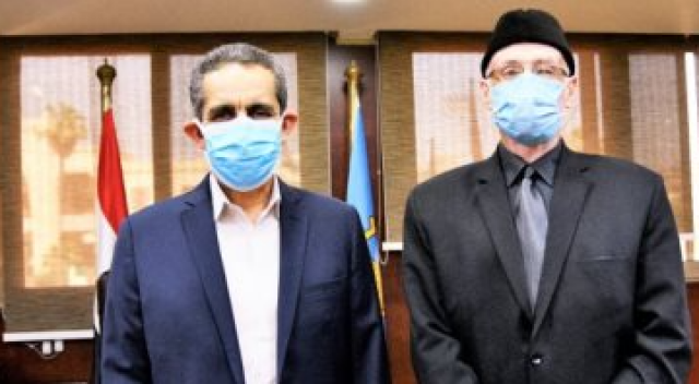 محافظ الغربية ومدير مديرية الطب البيطرى