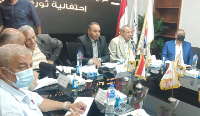 خلال الاجتماع