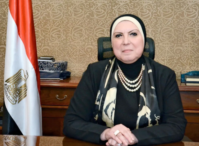 الدكتورة نفين جامع