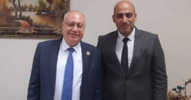 إحباط تهريب كتاب أثري