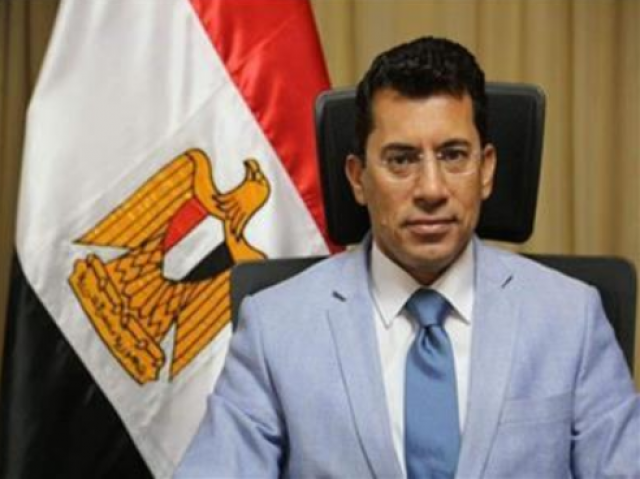 الدكتور اشرف صبحى 