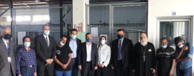لحظة استقبال جثامين المصريين ضحايا حرائق قبرص
