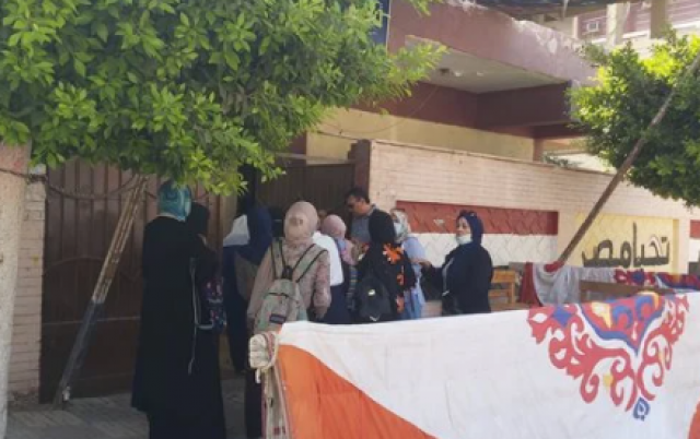 امام لجان الامتحانات بالمنصورة