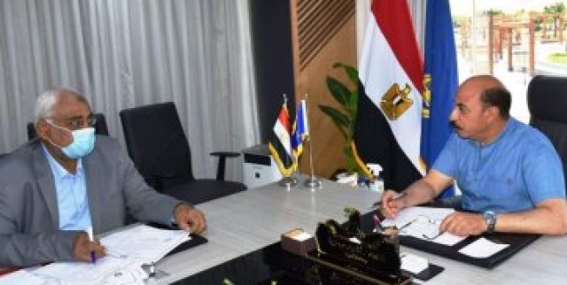رئيس نادى أسوان والمحافظ