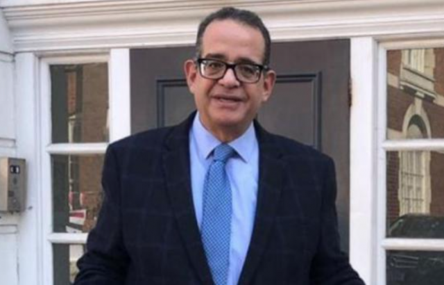 النائب طارق عبد العزيز