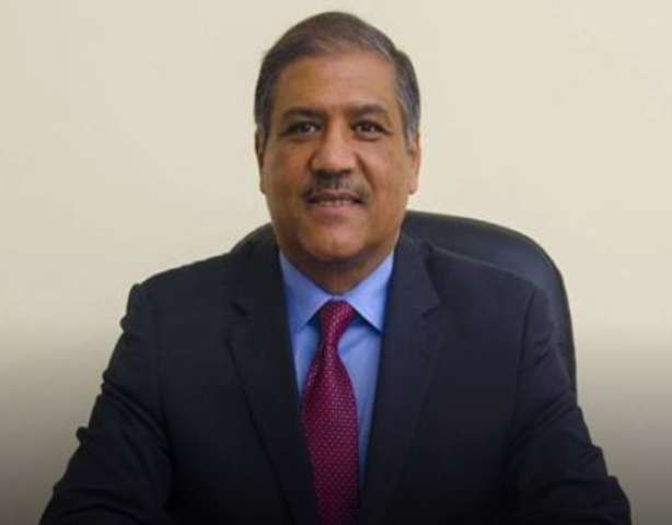  الدكتور عفت السادات