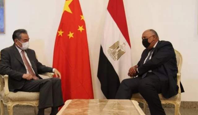 لقاء وزير الخارجية ونظيره الصيني
