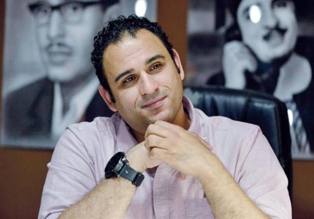 اكرم حسني 