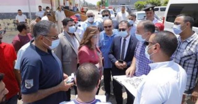 الدكتورة منال عوض محافظ دمياط خلا جولتها