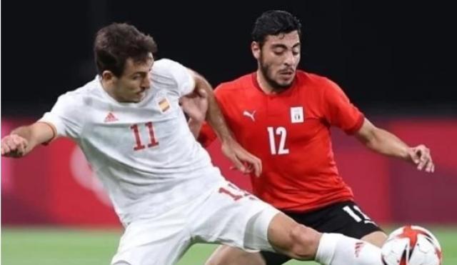 اللاعب اكرم توفيق