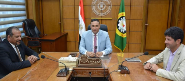 الدكتور أيمن مختار