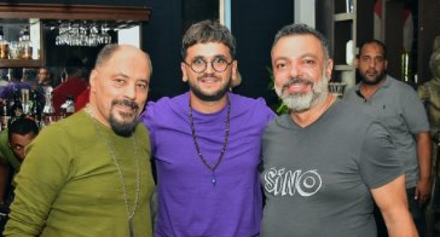 مصطفي خاطر وعمرو عبد الجليل والمخرج طارق رفعت