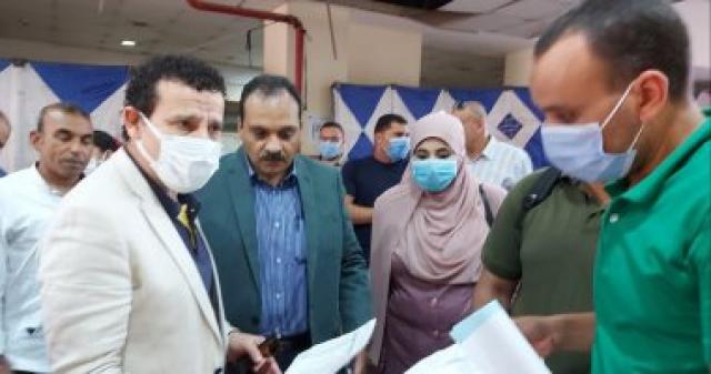 نائب رئيس جامعة بنها وعميد فنون تطبيقية خلال الجولة