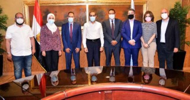 محافظ الغربية ووفد التنمية المحلية