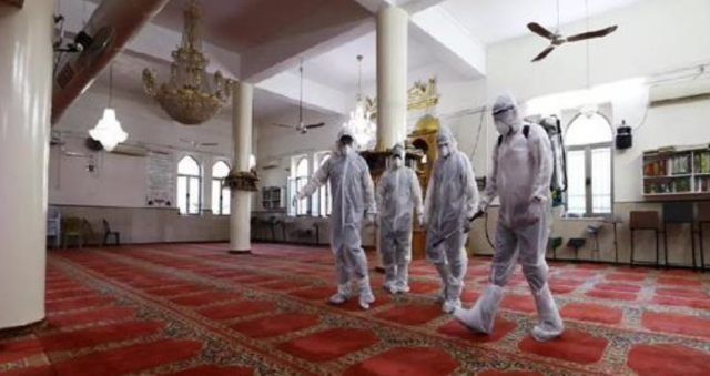 السعودية تعيد افتتاح 7 مساجد بعد تعقيمها