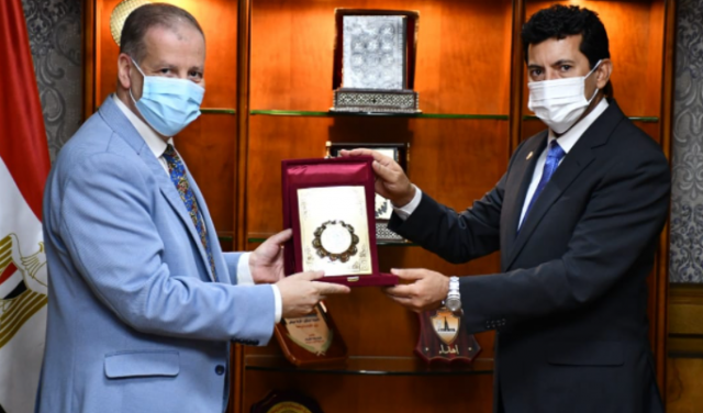 وزير الرياضة يكرم مجلس إدارة المنظمة المصرية لمكافحة المنشطات