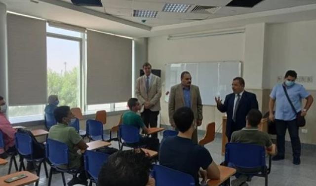 طلاب جامعة بنها
