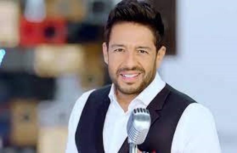  الفنان محمد حماقي