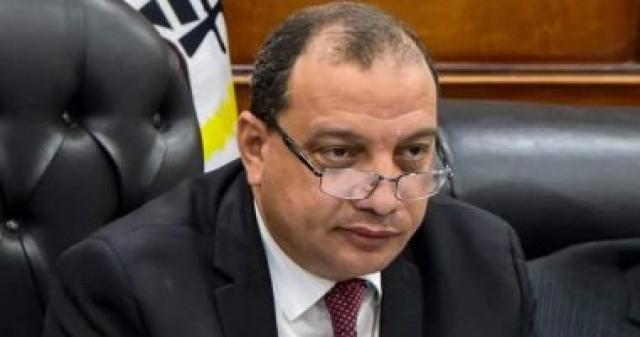 الدكتور منصور حسن