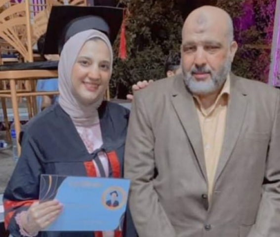 الحاج أحمد عبدالحكم ونجلته