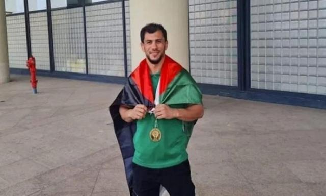 البطل الجزائري 