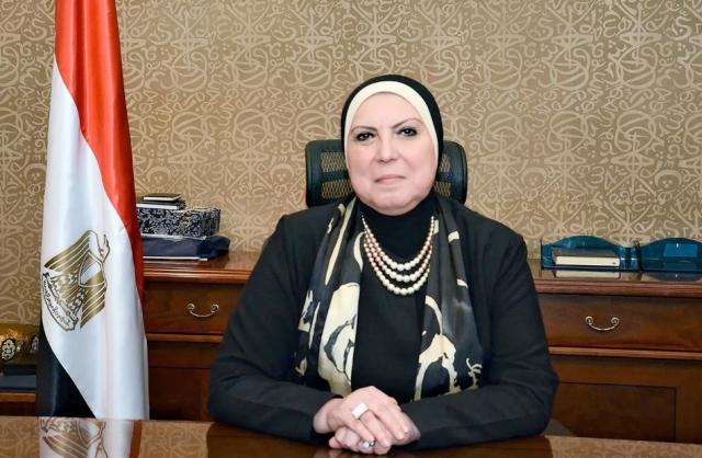 نيفين جامع وزيرة التجارة والصناعة