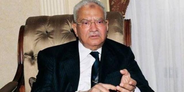 الراحل محمود العربى