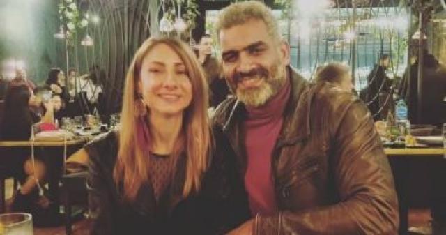هاني عادل وزوجته
