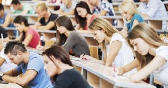 طلاب جامعات