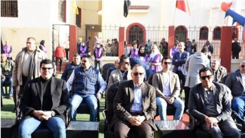 المحافظ ووزير الشباب