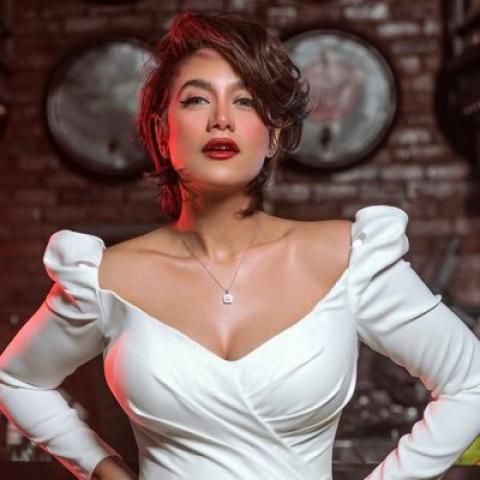 الفنانة راندا عبد السلام