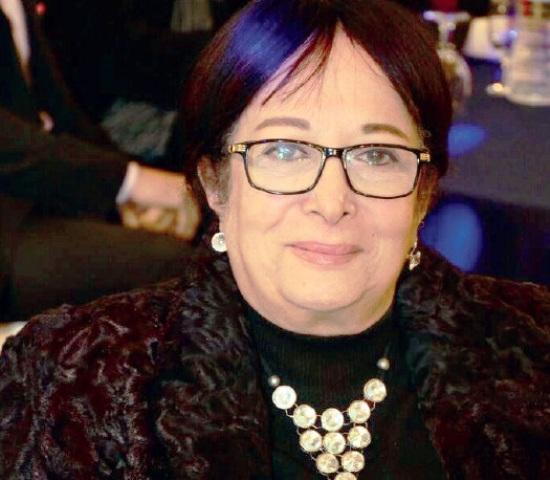 الفنانة سميرة عبد العزيز