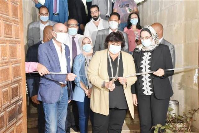 وزيرة الثقافة 