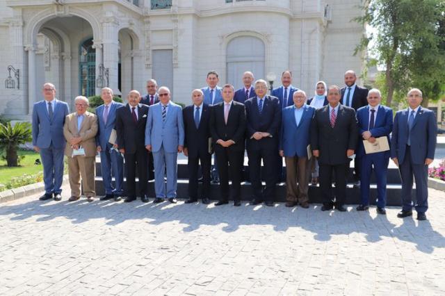 جامعة عين شمس 