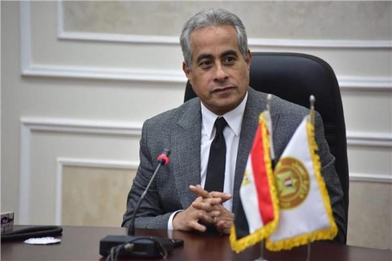  وزير العمل  
