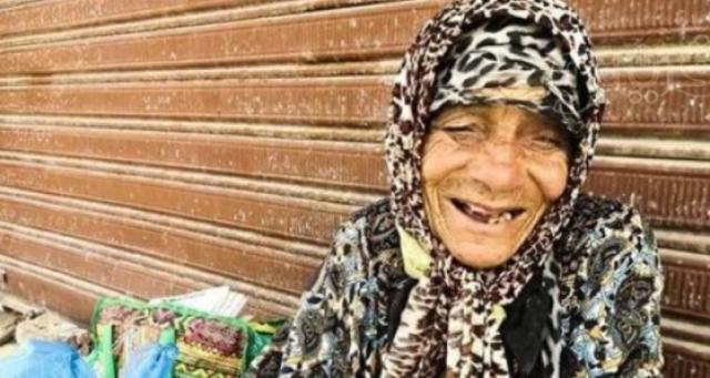 الحاجة شلبية أشهر بائعة جرائد في مطروح