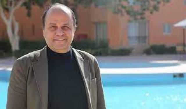 الكاتب أحمد عبد الرازق أبو العلا