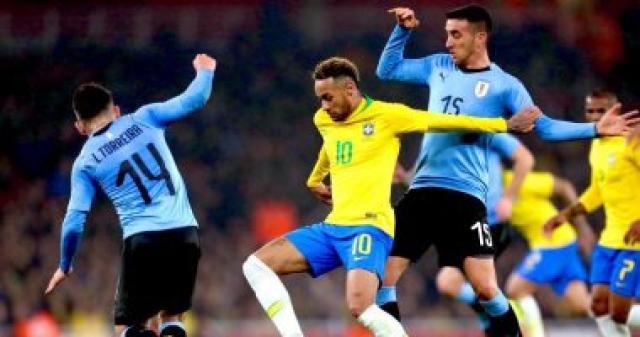 مباراة سابقة بين البرازيل وأوروجواي