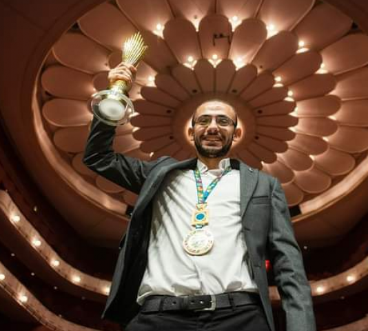 محمد طه عبد الحميد الطالب بكلية طب قصر العيني جامعة القاهرة