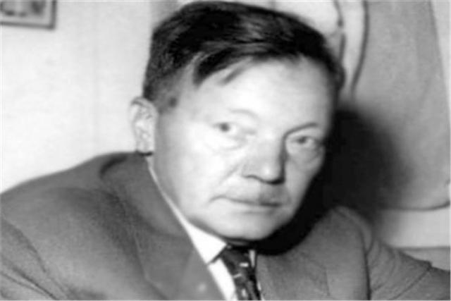 احمد شوقي 