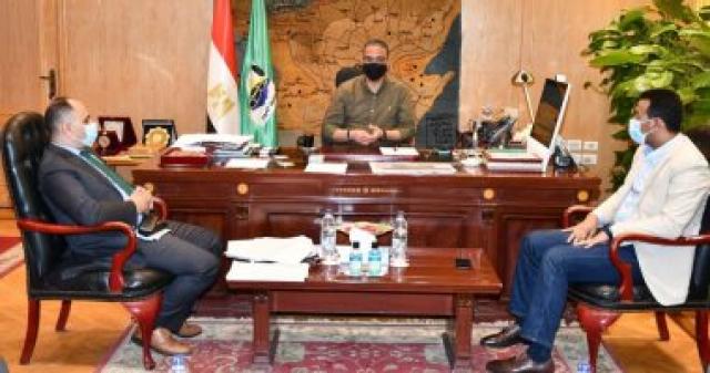 محافظ الفيوم ووفد وزارة البيئة