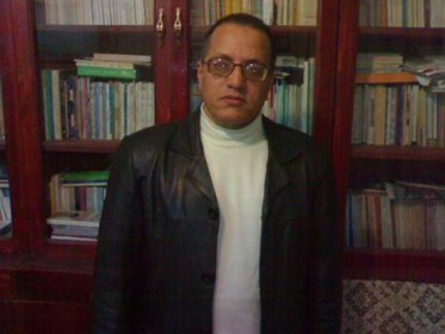 الكاتب فكري داود