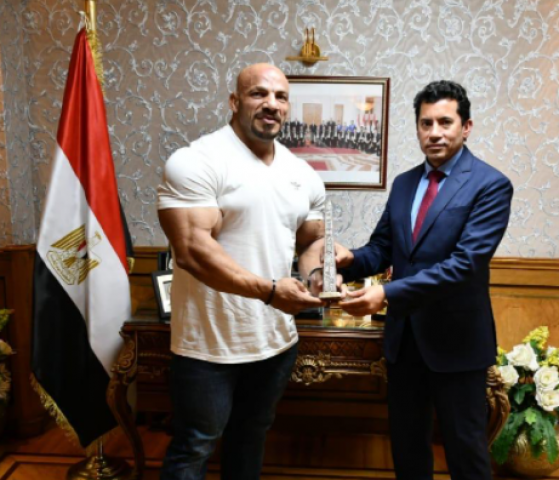 وزير الرياضة يستقبل بيج رامي