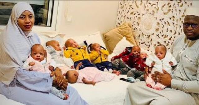 أولل صورة جماعية لأطفال السيدة المالية