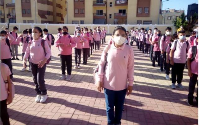طلبة المدارس بعزبة البرج