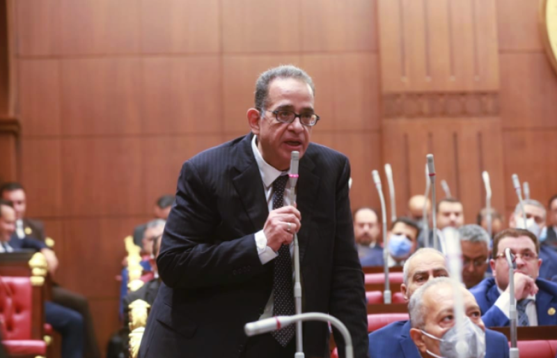  طارق عبد العزيز 